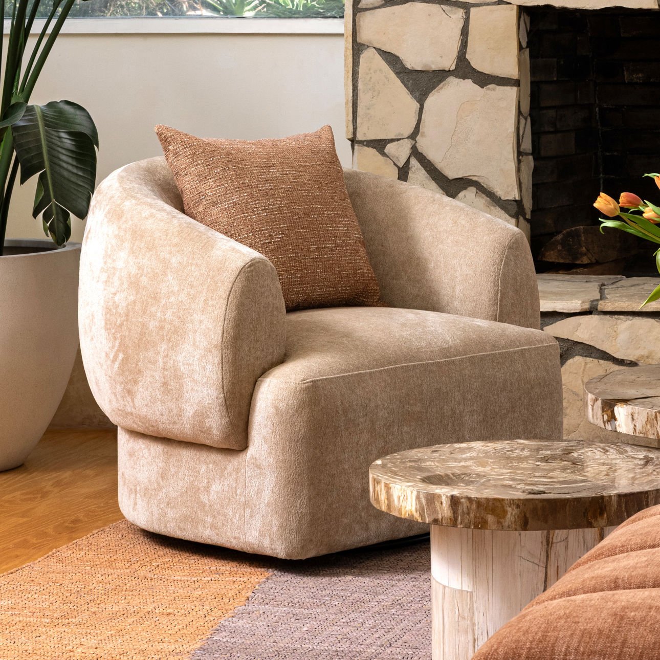 Winema Swivel Chair