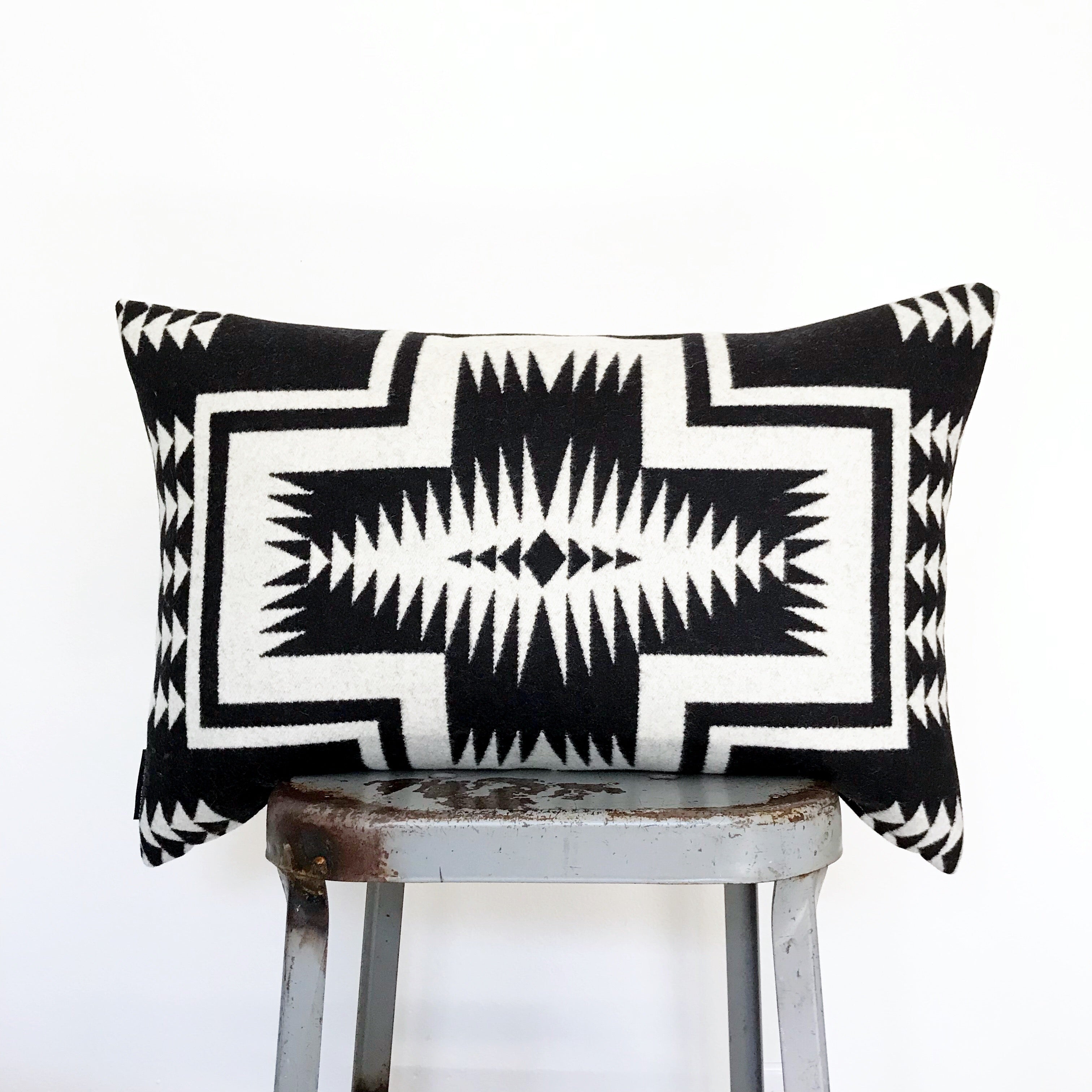 Northwest Pillow Cover - Walking Rock (lumbar)